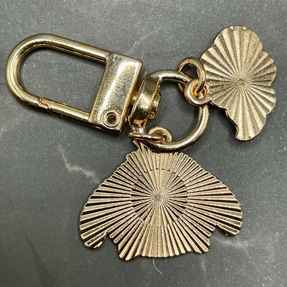 Disney’s Eeyore with His Cloud Swivel Bag Jewelry Charm Winnie the Pooh Enamel - Picture 3 of 4